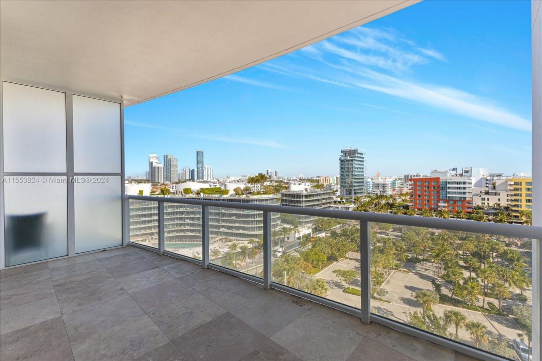 For Sale: $4,250,000 (2 beds, 2 baths, 1443 Square Feet)