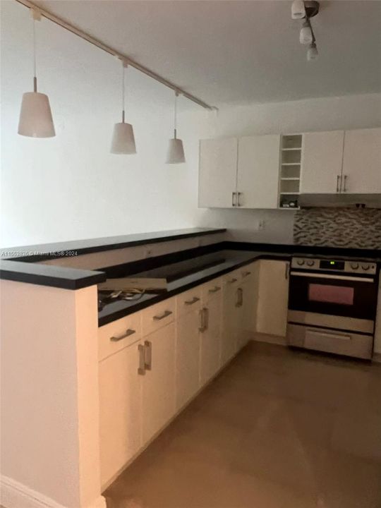 Recientemente alquilado: $6,500 (3 camas, 2 baños, 1720 Pies cuadrados)