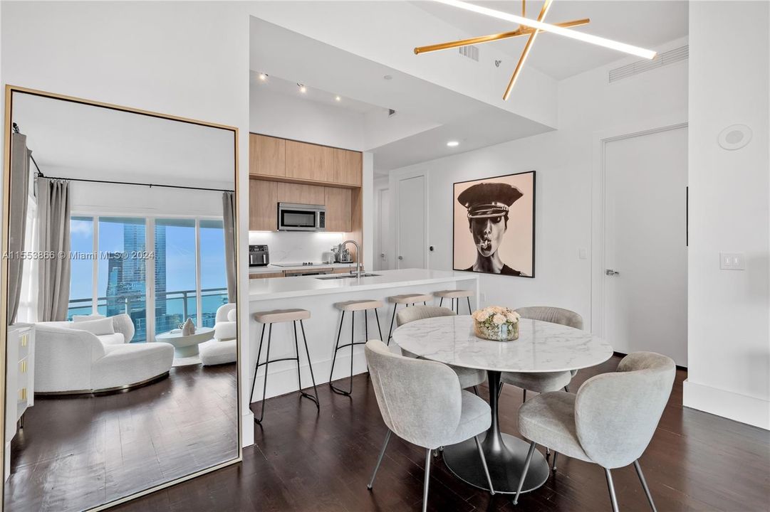 Недавно арендовано: $6,500 (2 спален, 2 ванн, 1289 Квадратных фут)