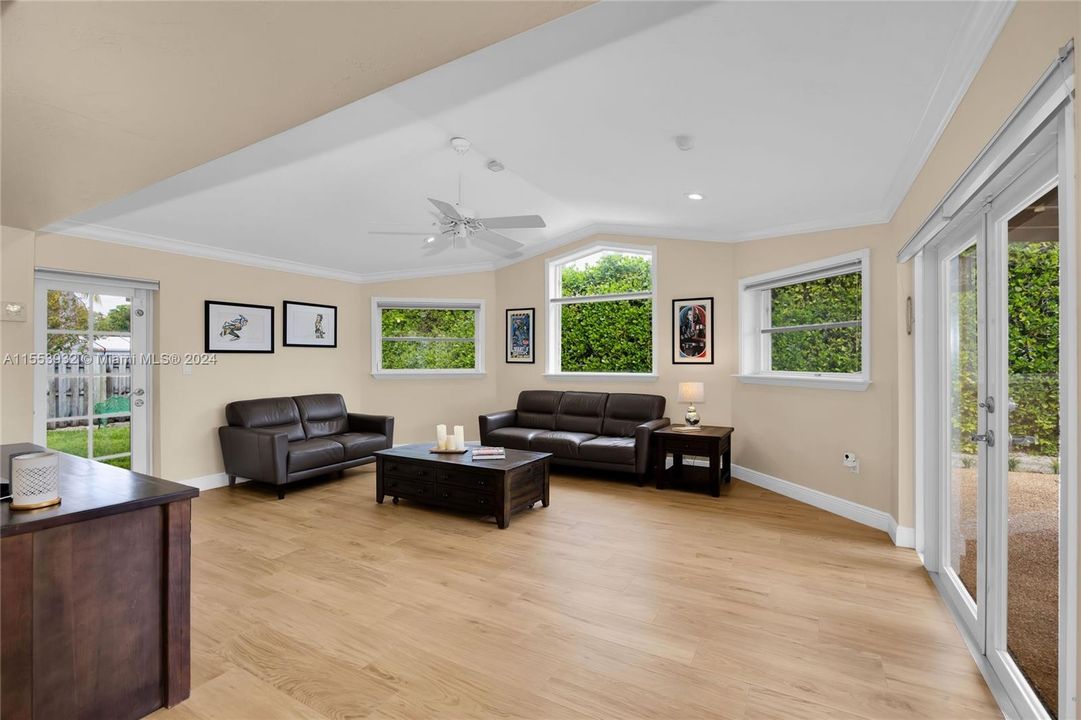 Active With Contract: $1,095,000 (4 beds, 2 baths, 2124 Square Feet)