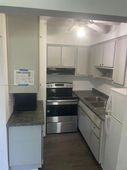 For Rent: $1,690 (1 beds, 1 baths, 494 Square Feet)