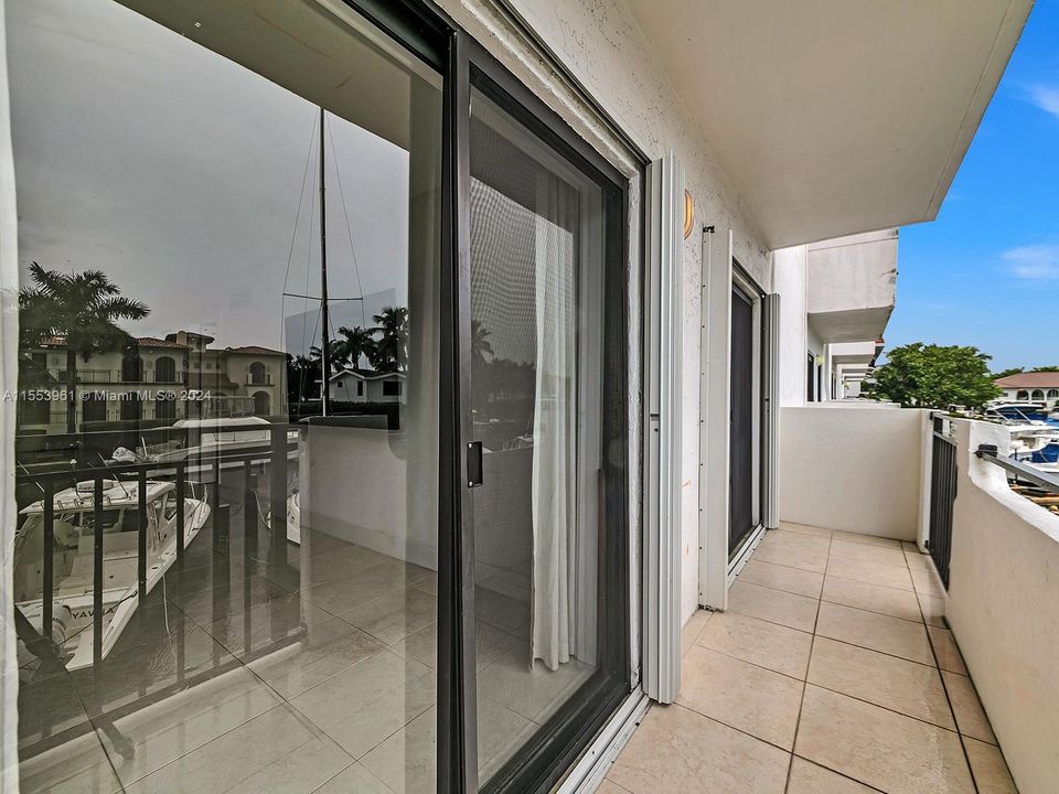 Hurricane impact windows