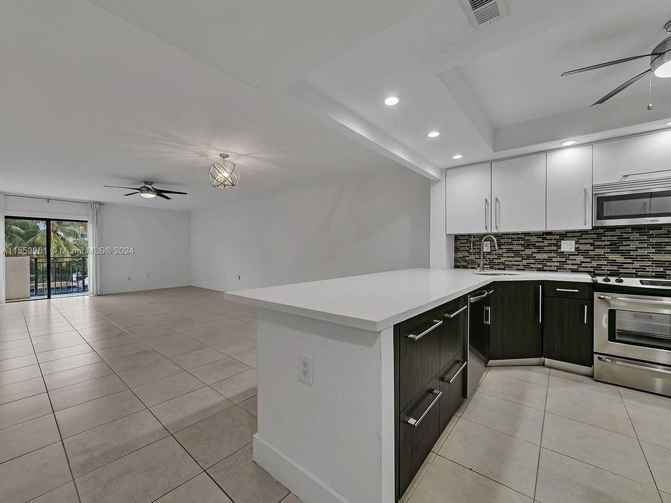 Recently Rented: $3,500 (2 beds, 2 baths, 1298 Square Feet)