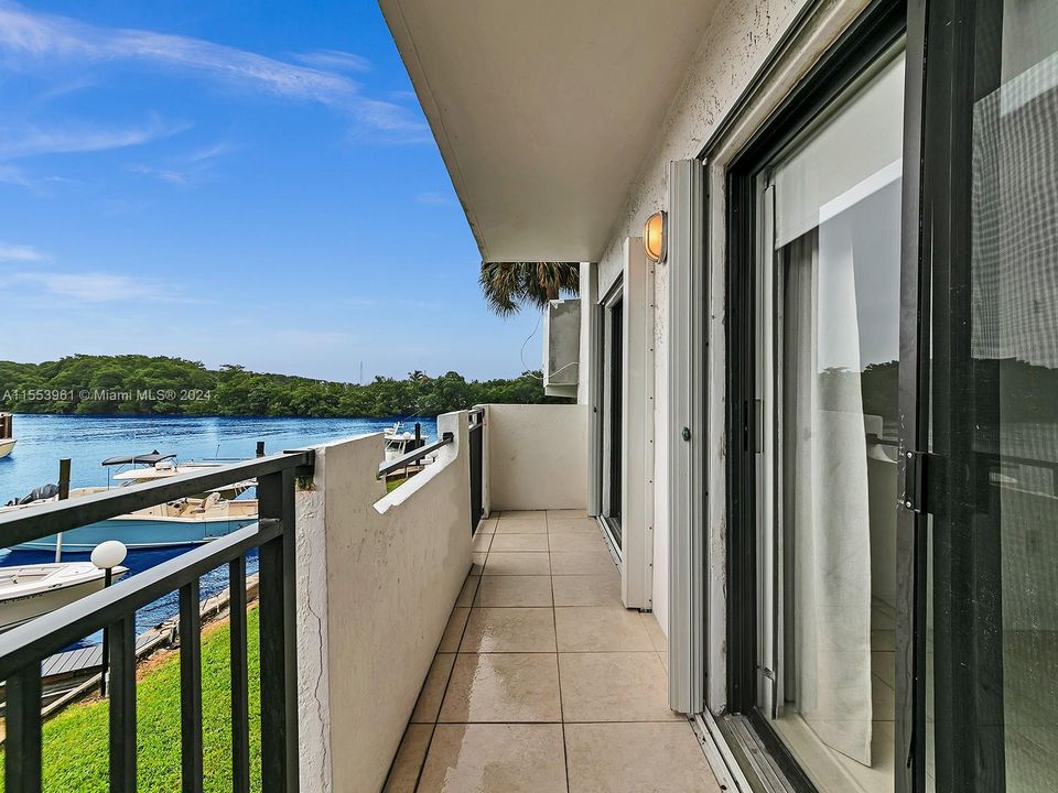 Recently Rented: $3,500 (2 beds, 2 baths, 1298 Square Feet)