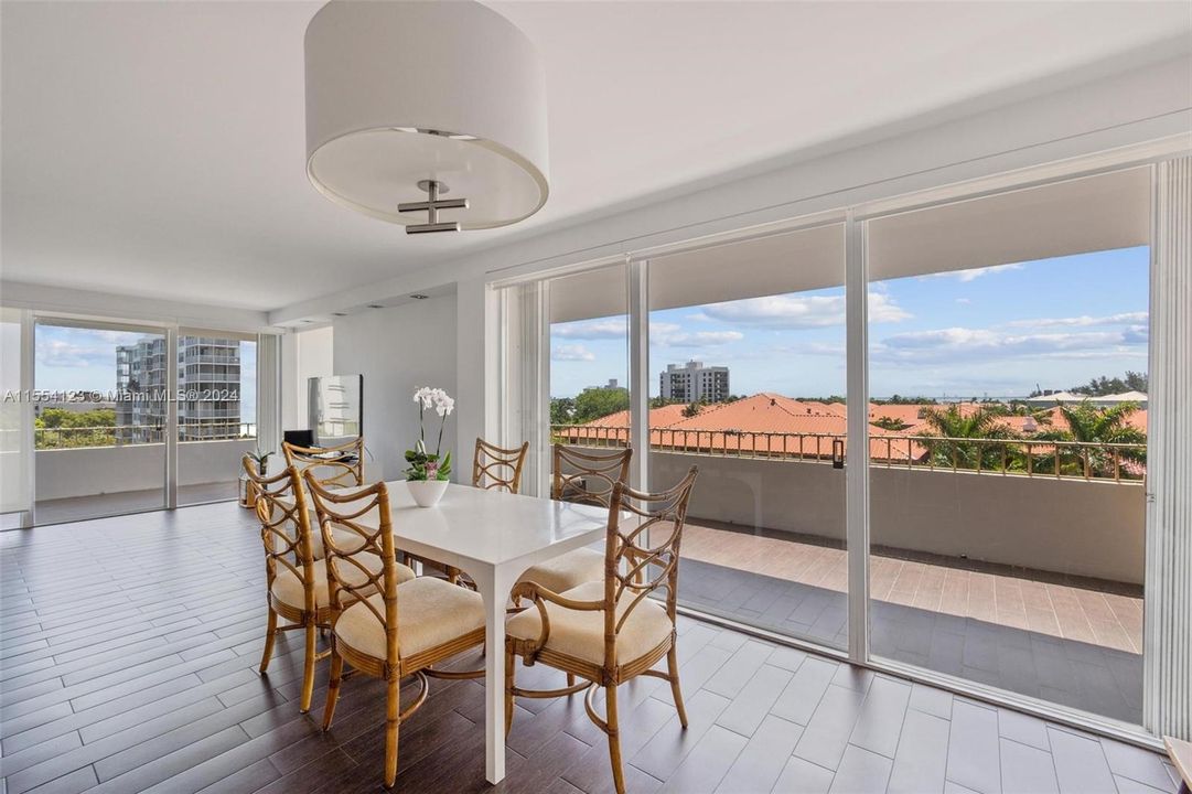 Active With Contract: $1,990,000 (3 beds, 2 baths, 1930 Square Feet)