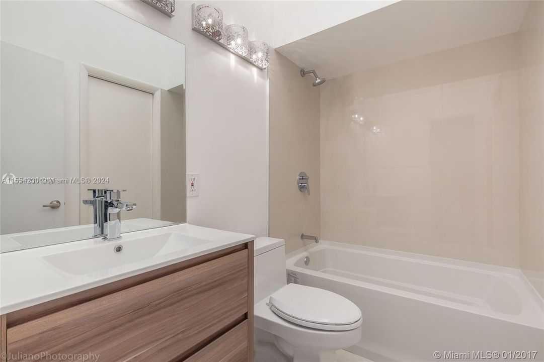 Active With Contract: $795,000 (2 beds, 2 baths, 1680 Square Feet)