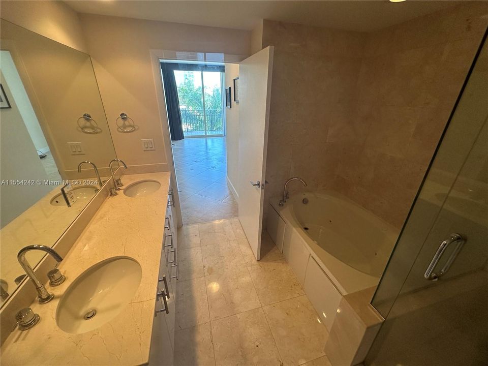 Recently Sold: $620,000 (2 beds, 2 baths, 1120 Square Feet)