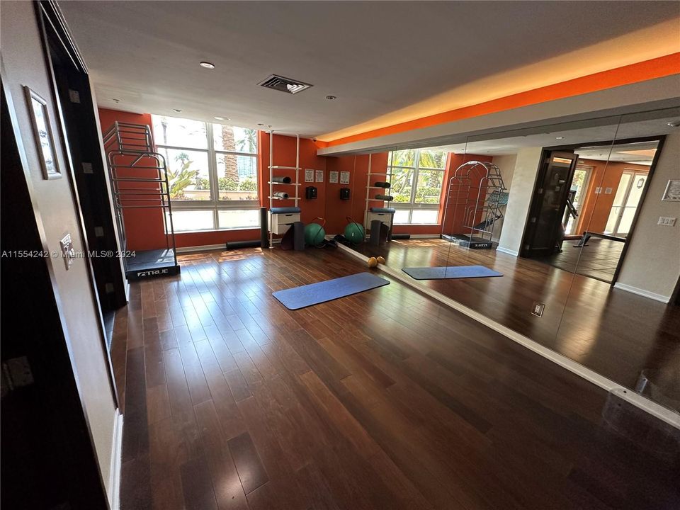 Recently Sold: $620,000 (2 beds, 2 baths, 1120 Square Feet)