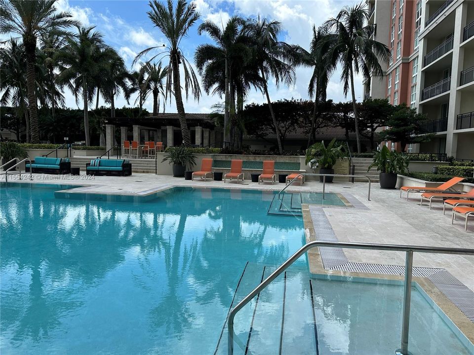 Recently Sold: $620,000 (2 beds, 2 baths, 1120 Square Feet)