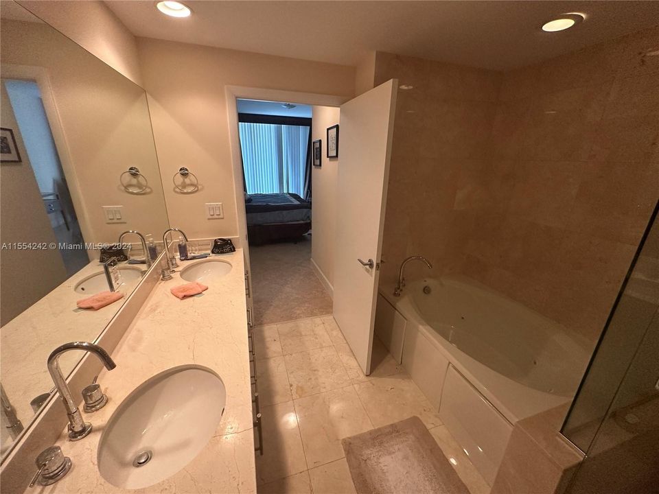 Recently Sold: $620,000 (2 beds, 2 baths, 1120 Square Feet)