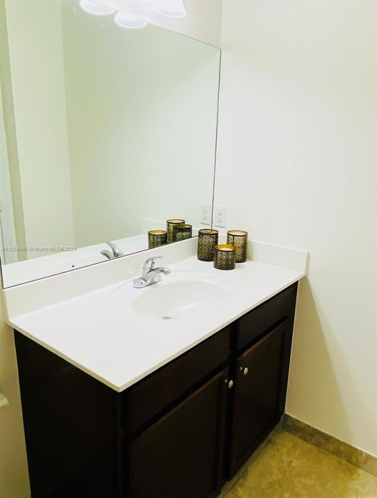 Recently Rented: $2,850 (3 beds, 2 baths, 1338 Square Feet)