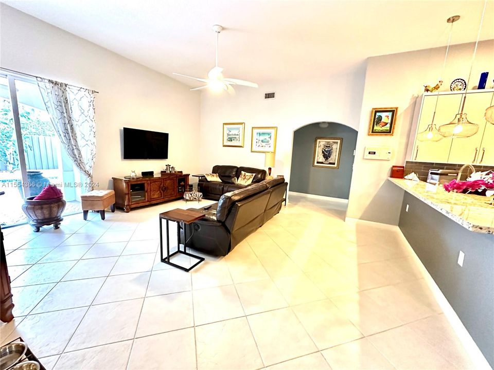 Recently Sold: $1,190,000 (4 beds, 2 baths, 2011 Square Feet)