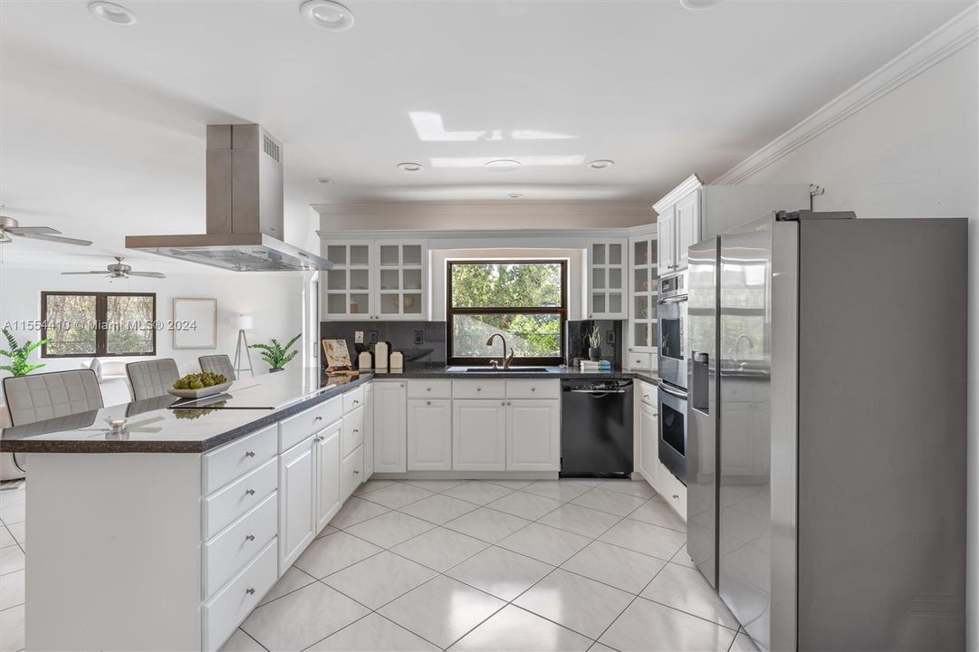 Recently Sold: $2,425,000 (4 beds, 3 baths, 3361 Square Feet)