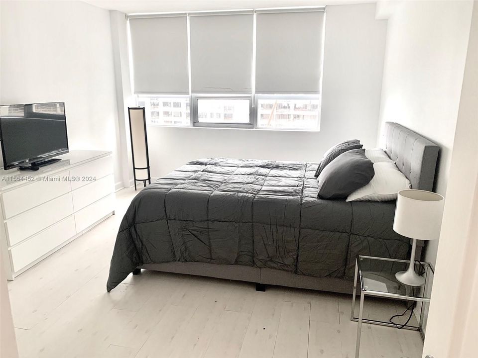 Recently Rented: $2,790 (1 beds, 1 baths, 726 Square Feet)