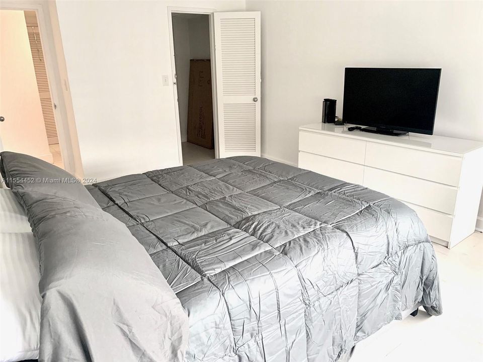 Recently Rented: $2,790 (1 beds, 1 baths, 726 Square Feet)