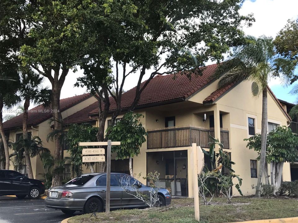 待售: $185,000 (1 贝兹, 1 浴室, 620 平方英尺)