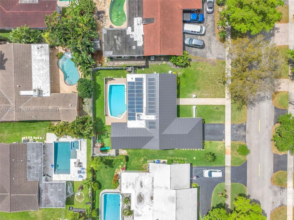 Recently Sold: $995,000 (3 beds, 2 baths, 2520 Square Feet)