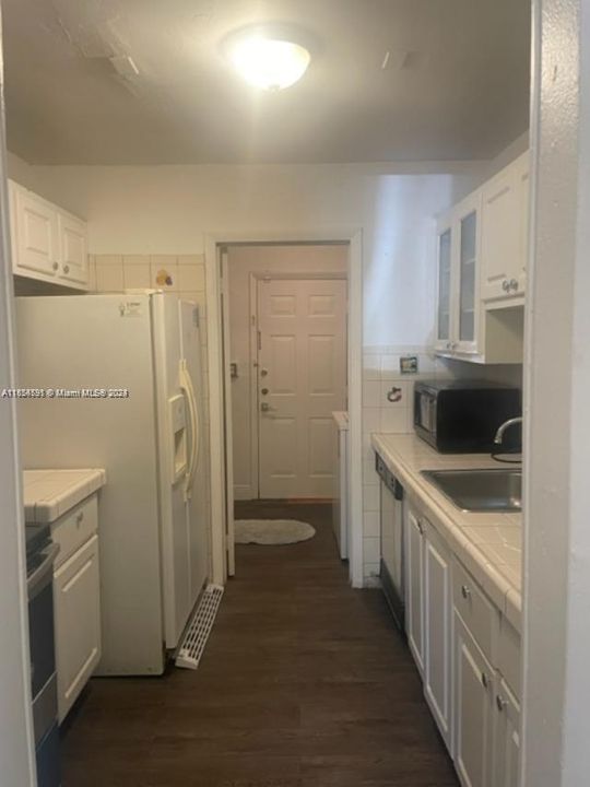 最近租的: $3,000 (3 贝兹, 2 浴室, 1796 平方英尺)