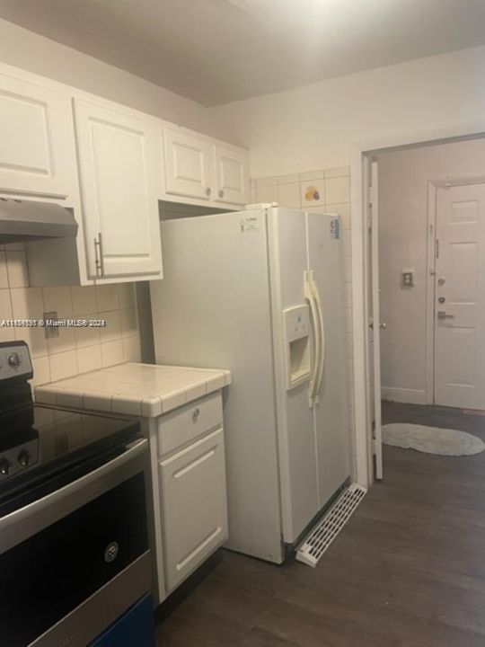 最近租的: $3,000 (3 贝兹, 2 浴室, 1796 平方英尺)