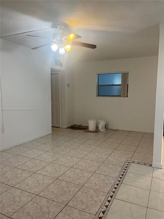 Recently Rented: $1,500 (1 beds, 1 baths, 557 Square Feet)