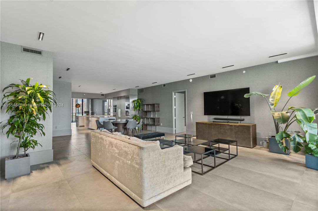 For Sale: $3,250,000 (3 beds, 4 baths, 2709 Square Feet)
