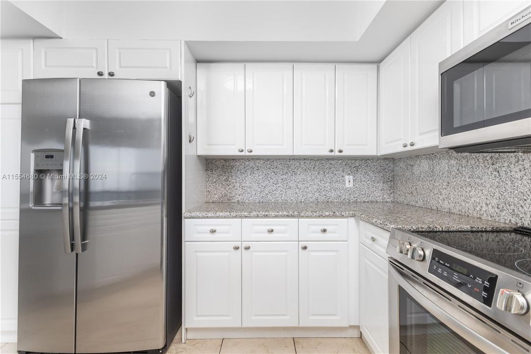 Recently Sold: $1,190,000 (2 beds, 2 baths, 1220 Square Feet)