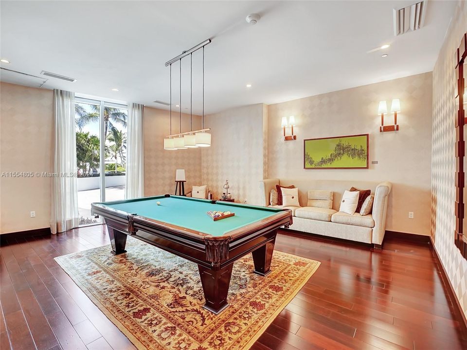 Recently Sold: $1,999,999 (3 beds, 4 baths, 2572 Square Feet)