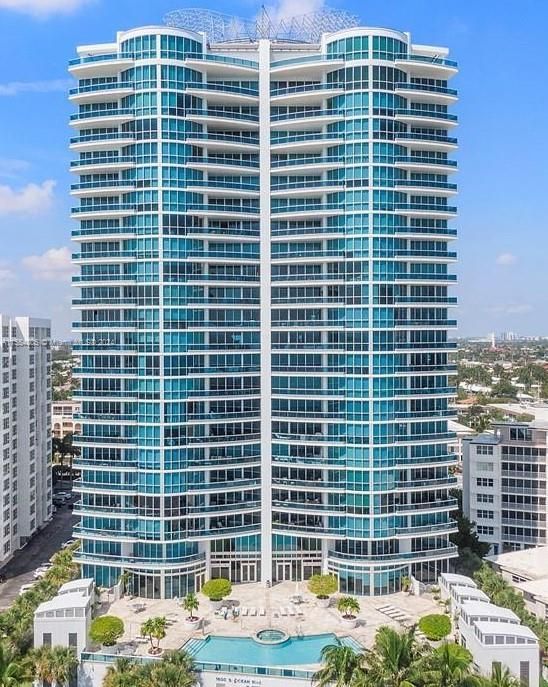 Recently Sold: $1,999,999 (3 beds, 4 baths, 2572 Square Feet)