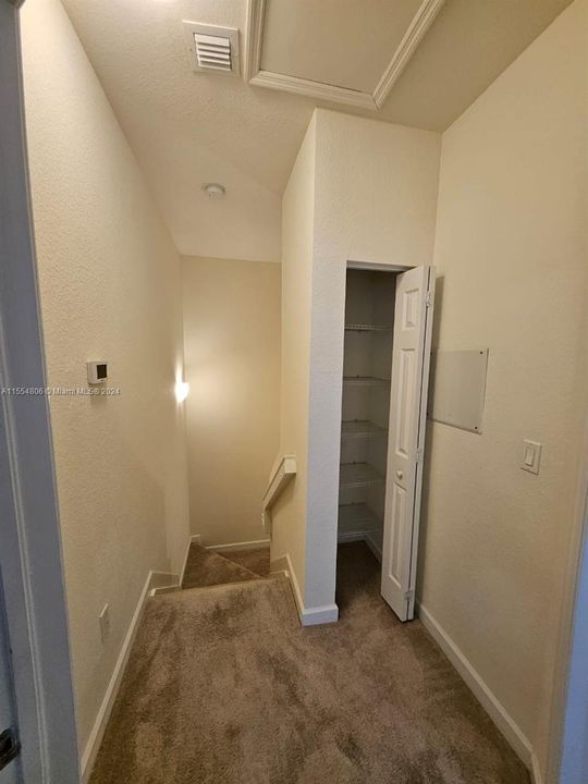 For Rent: $2,700 (2 beds, 2 baths, 1121 Square Feet)