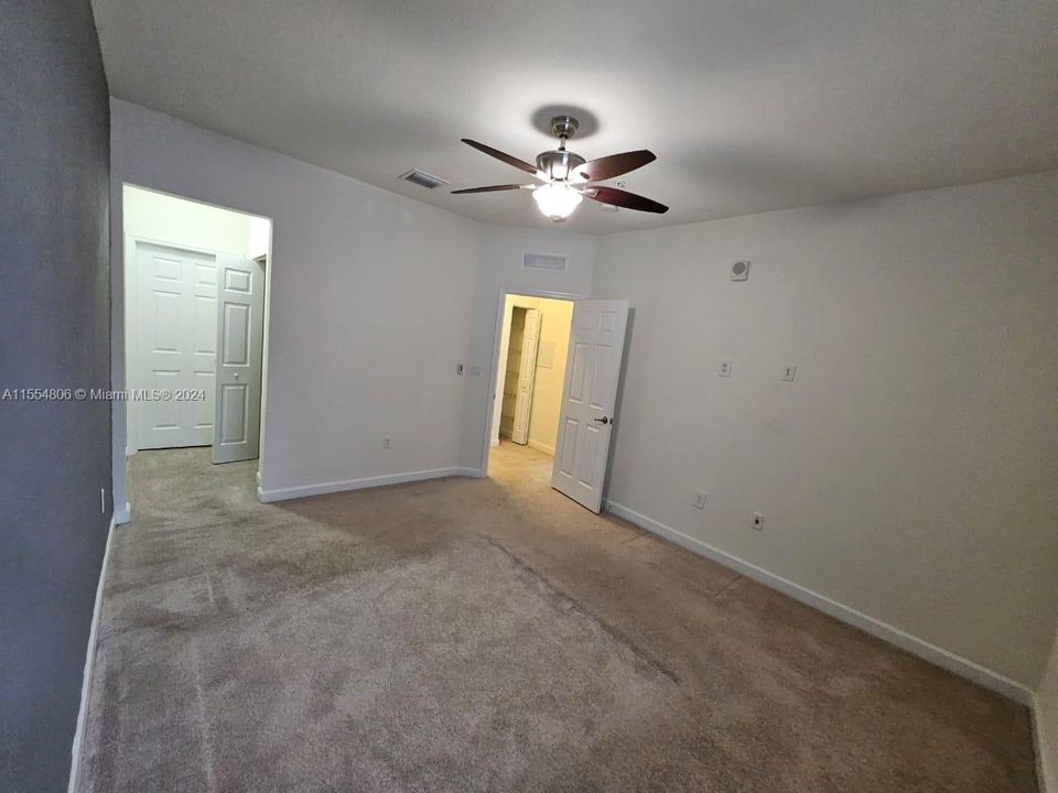For Rent: $2,700 (2 beds, 2 baths, 1121 Square Feet)
