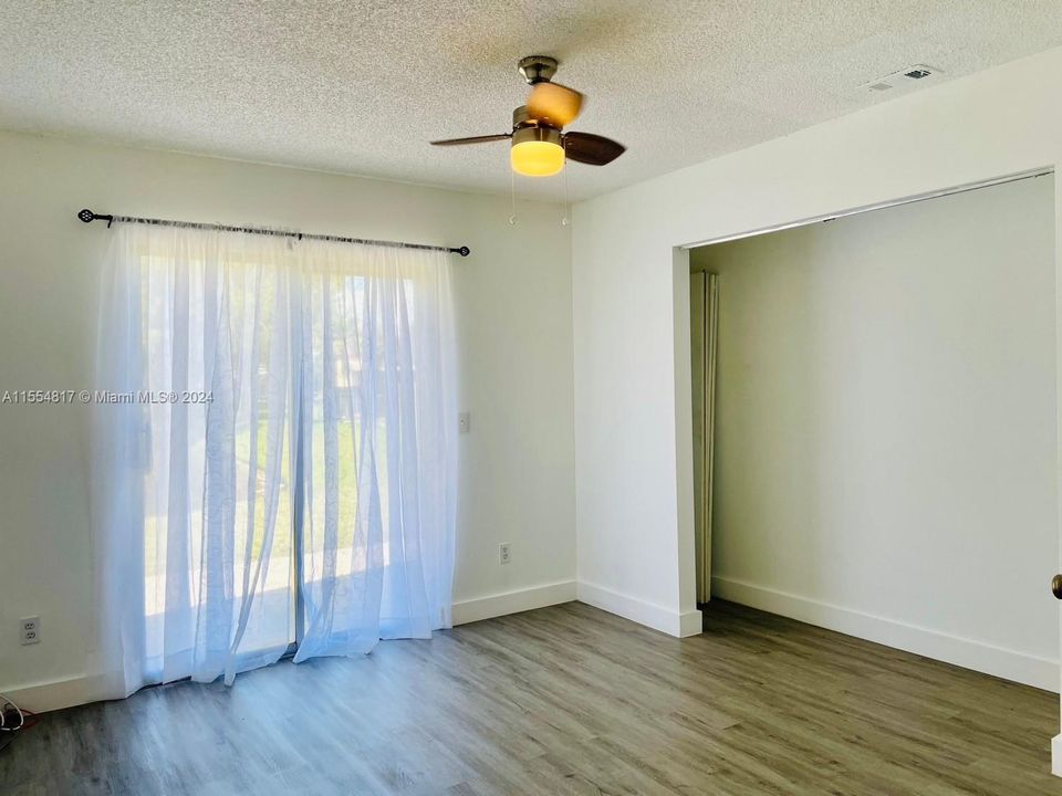 For Sale: $549,500 (3 beds, 2 baths, 1149 Square Feet)
