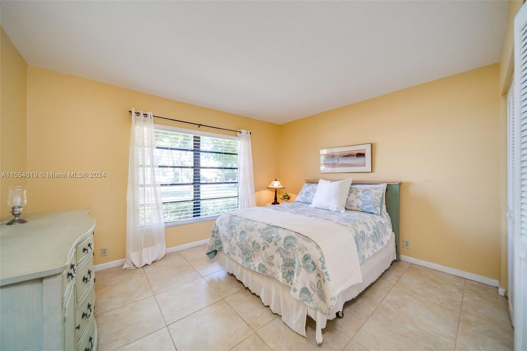 Recently Sold: $500,000 (3 beds, 2 baths, 1922 Square Feet)