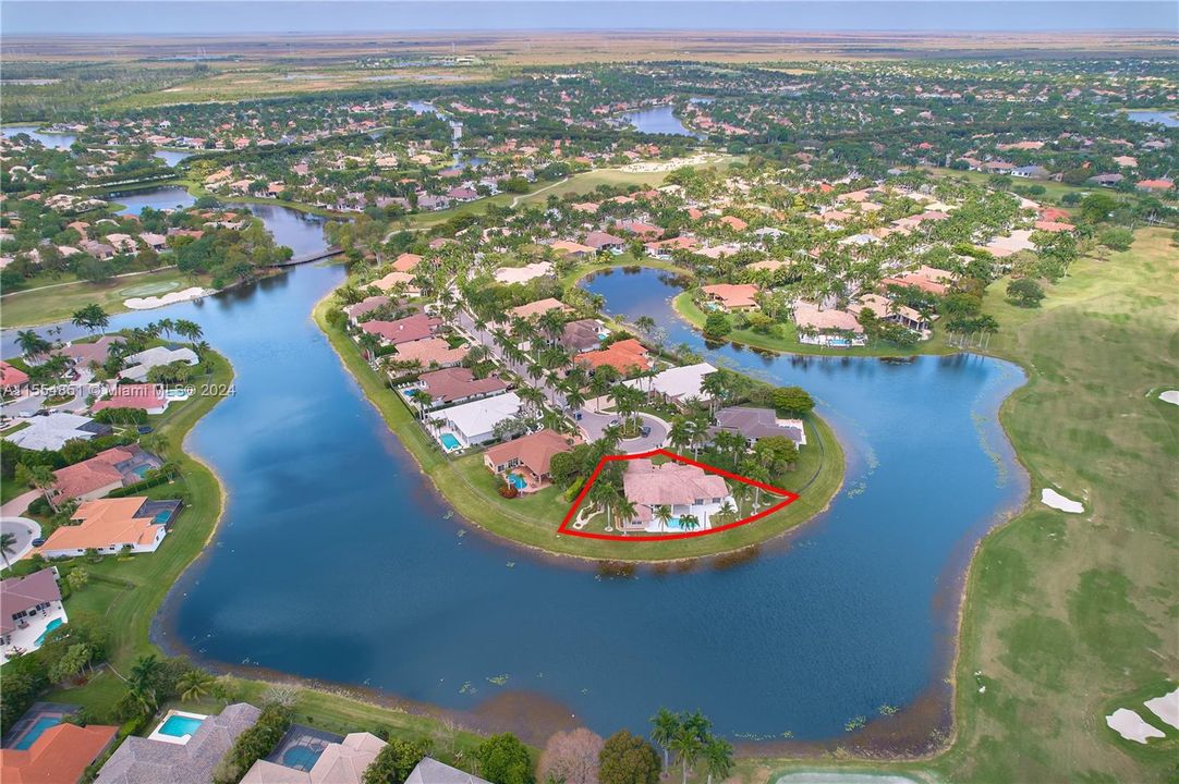 Unique premium Lot close to 1 Acre in weston Hills. With Lake and Golf Views