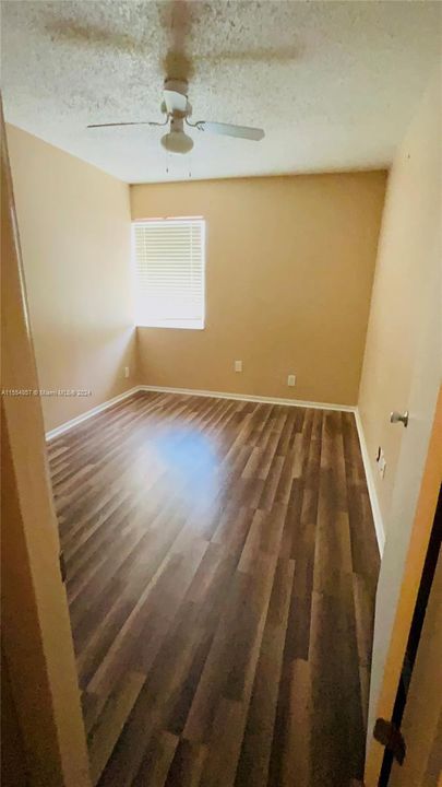 Active With Contract: $239,000 (2 beds, 2 baths, 1150 Square Feet)