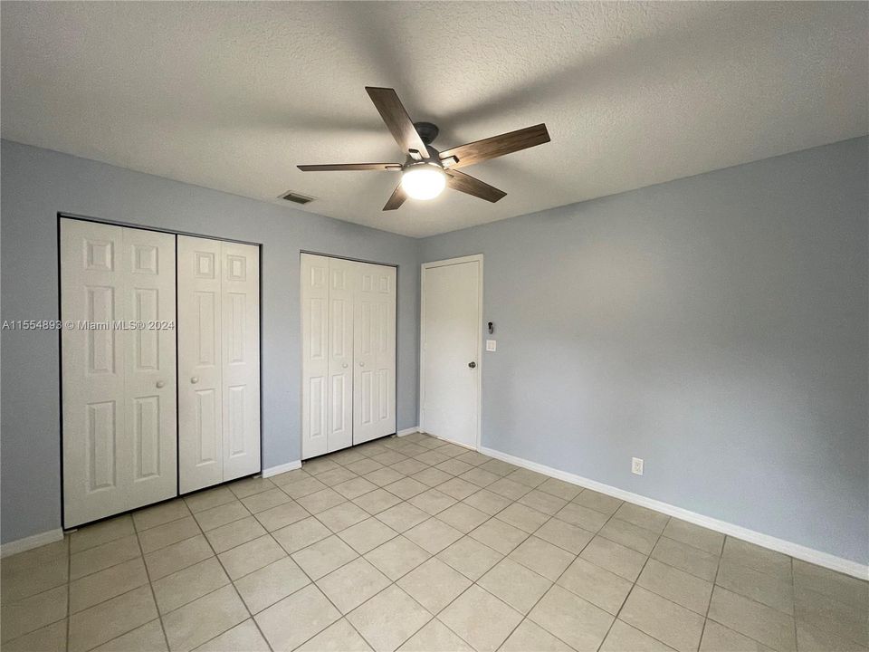 Recently Rented: $3,950 (3 beds, 2 baths, 1580 Square Feet)