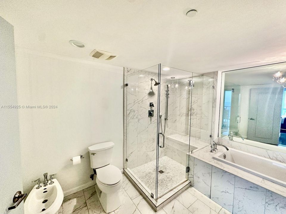 待售: $1,400,000 (2 贝兹, 2 浴室, 1518 平方英尺)