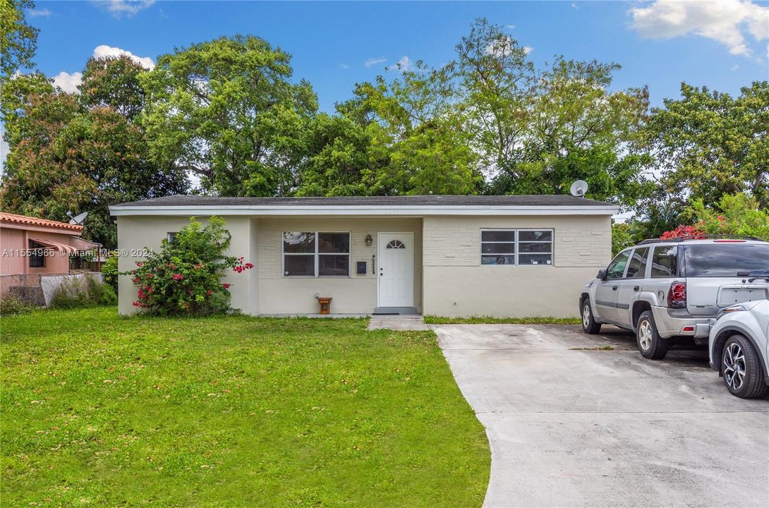 Recently Sold: $349,000 (3 beds, 1 baths, 920 Square Feet)