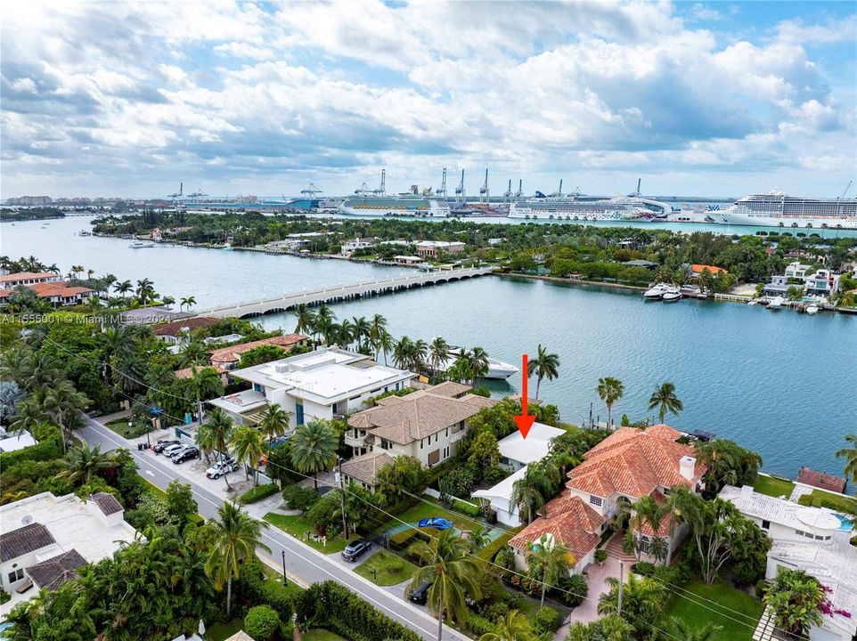 Active With Contract: $9,500,000 (3 beds, 4 baths, 1792 Square Feet)