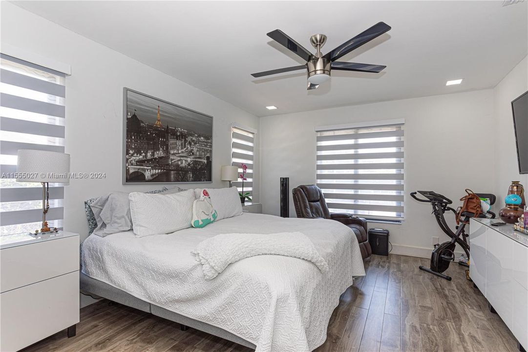 Vendido Recientemente: $590,000 (3 camas, 2 baños, 1675 Pies cuadrados)