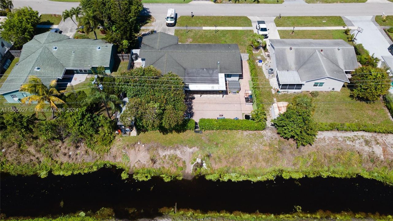 Vendido Recientemente: $590,000 (3 camas, 2 baños, 1675 Pies cuadrados)