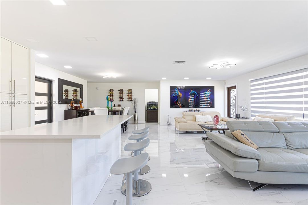 Vendido Recientemente: $590,000 (3 camas, 2 baños, 1675 Pies cuadrados)