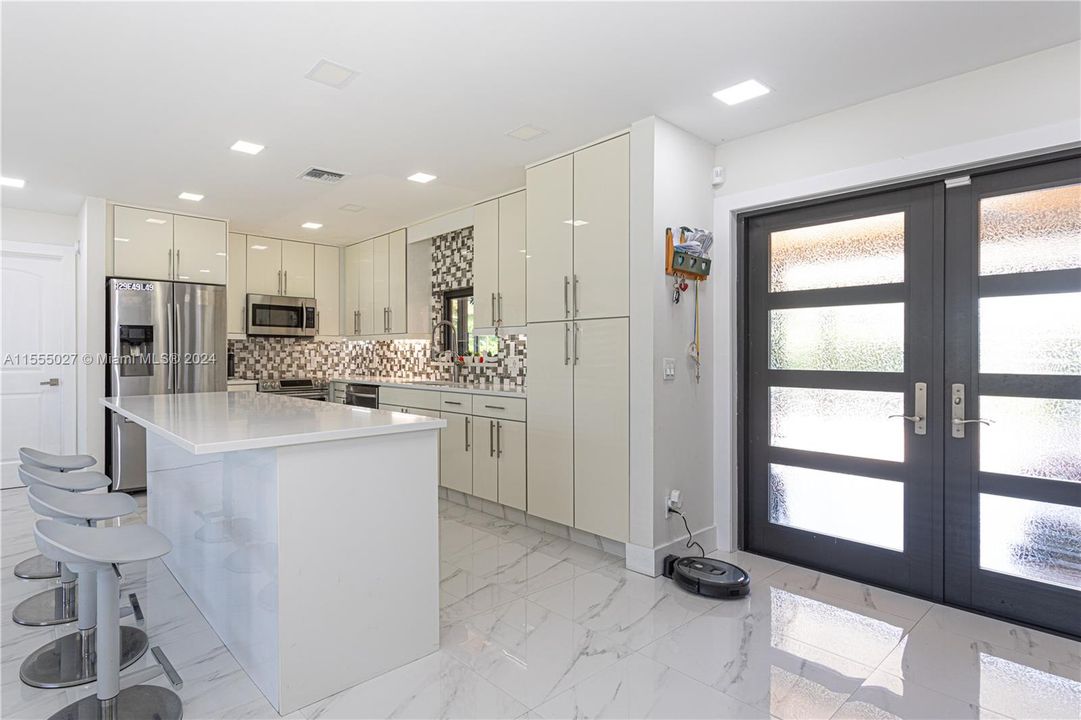 Vendido Recientemente: $590,000 (3 camas, 2 baños, 1675 Pies cuadrados)