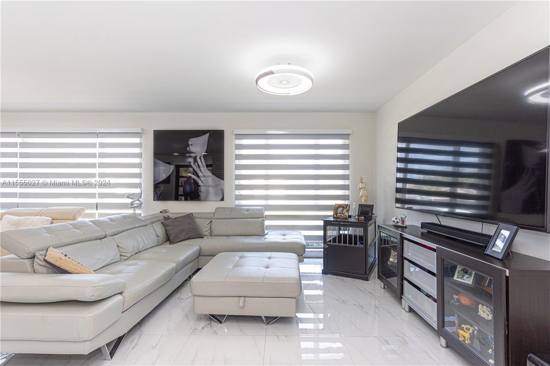 Vendido Recientemente: $590,000 (3 camas, 2 baños, 1675 Pies cuadrados)