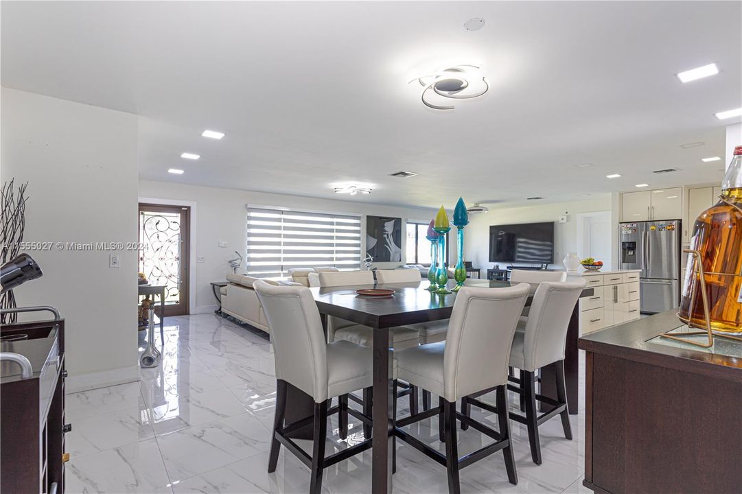 Vendido Recientemente: $590,000 (3 camas, 2 baños, 1675 Pies cuadrados)