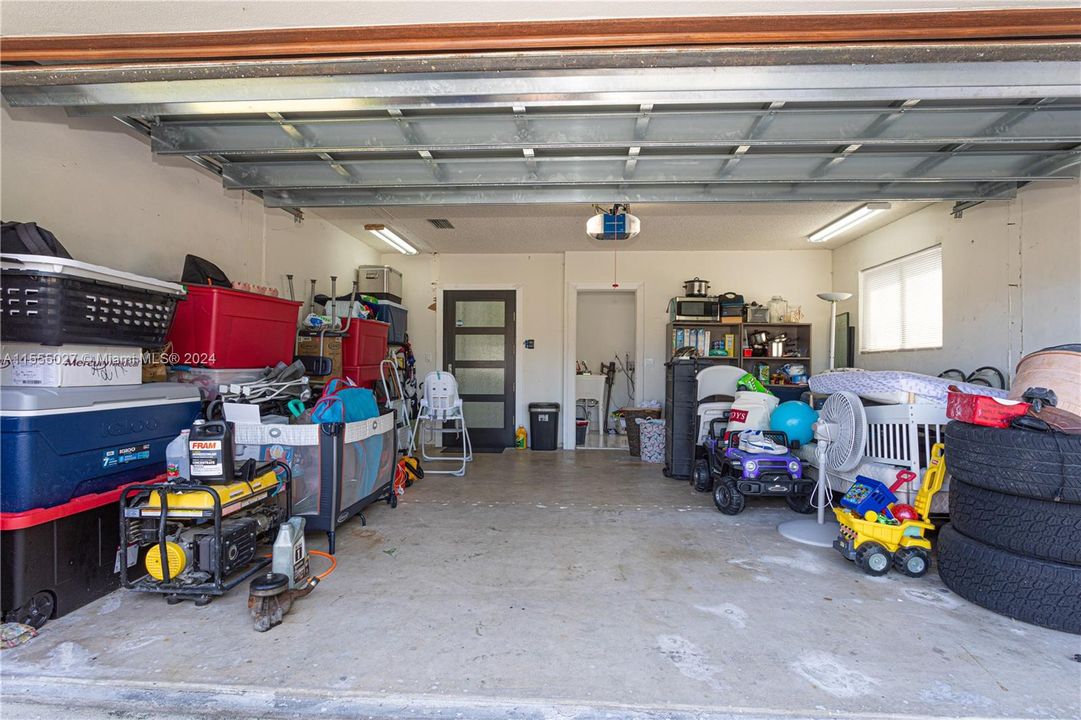 Vendido Recientemente: $590,000 (3 camas, 2 baños, 1675 Pies cuadrados)