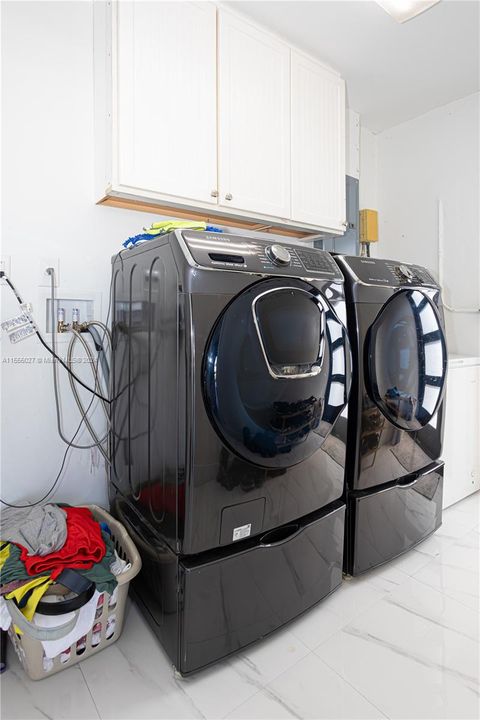 Vendido Recientemente: $590,000 (3 camas, 2 baños, 1675 Pies cuadrados)