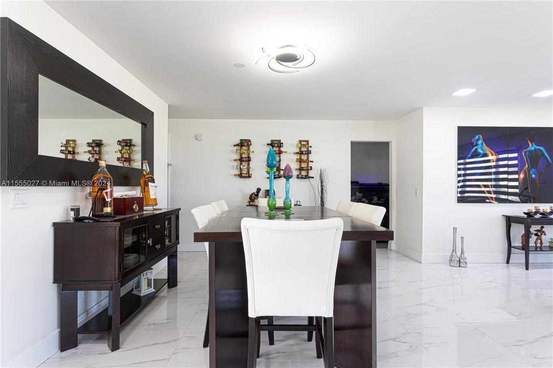 Vendido Recientemente: $590,000 (3 camas, 2 baños, 1675 Pies cuadrados)