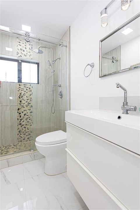 Vendido Recientemente: $590,000 (3 camas, 2 baños, 1675 Pies cuadrados)