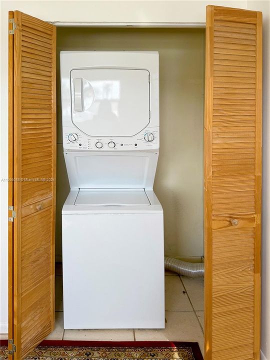 Recently Rented: $1,950 (1 beds, 1 baths, 500 Square Feet)