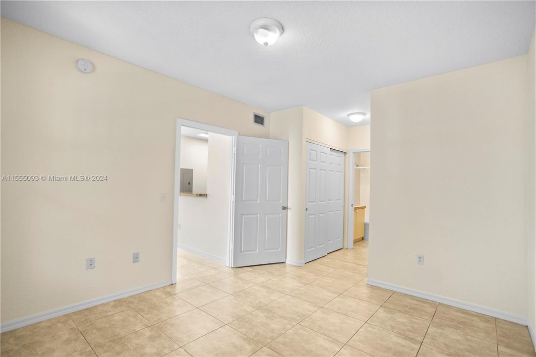 Active With Contract: $255,000 (2 beds, 2 baths, 1162 Square Feet)